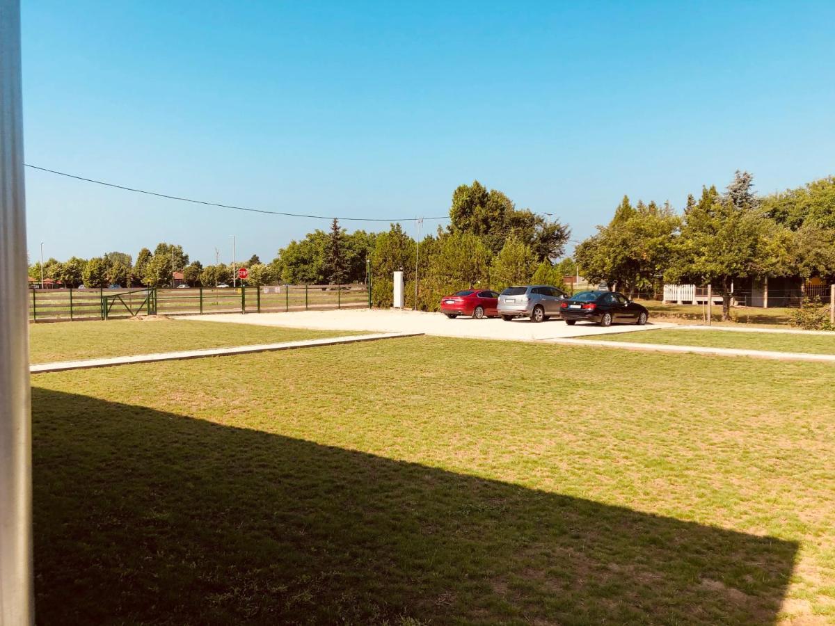 Club Thermal Village Cegléd מראה חיצוני תמונה
