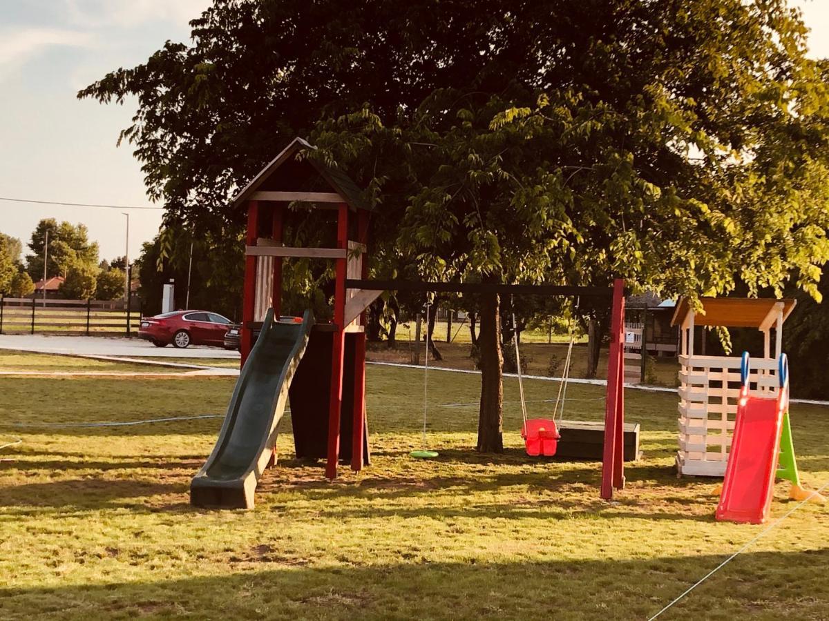 Club Thermal Village Cegléd מראה חיצוני תמונה